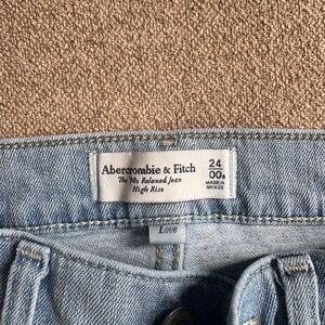Abercrombie & Fitch 90’s relaxed Light Blue High Rise Jeans